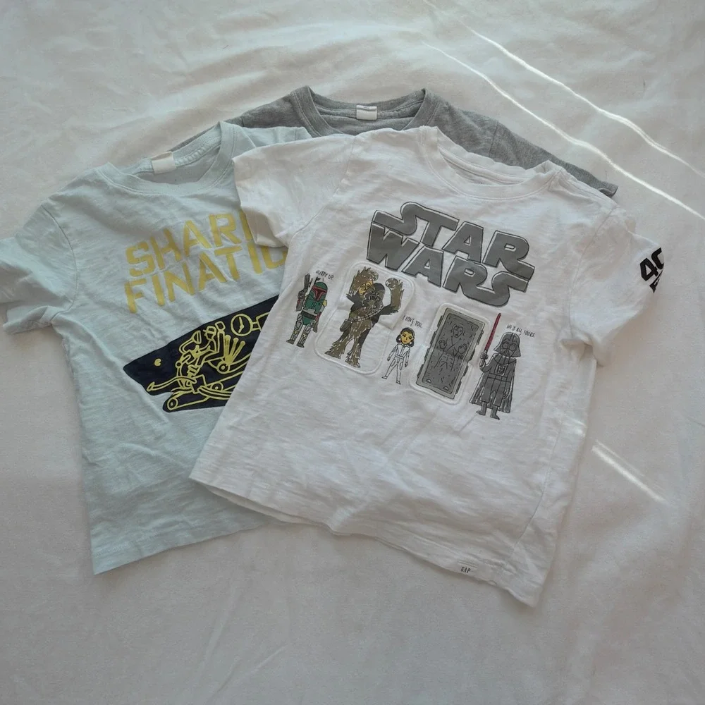 Gap Graphic Tee Bundle Kids 5T Multicolor Excellent Star Wars Dino Shark 3pk